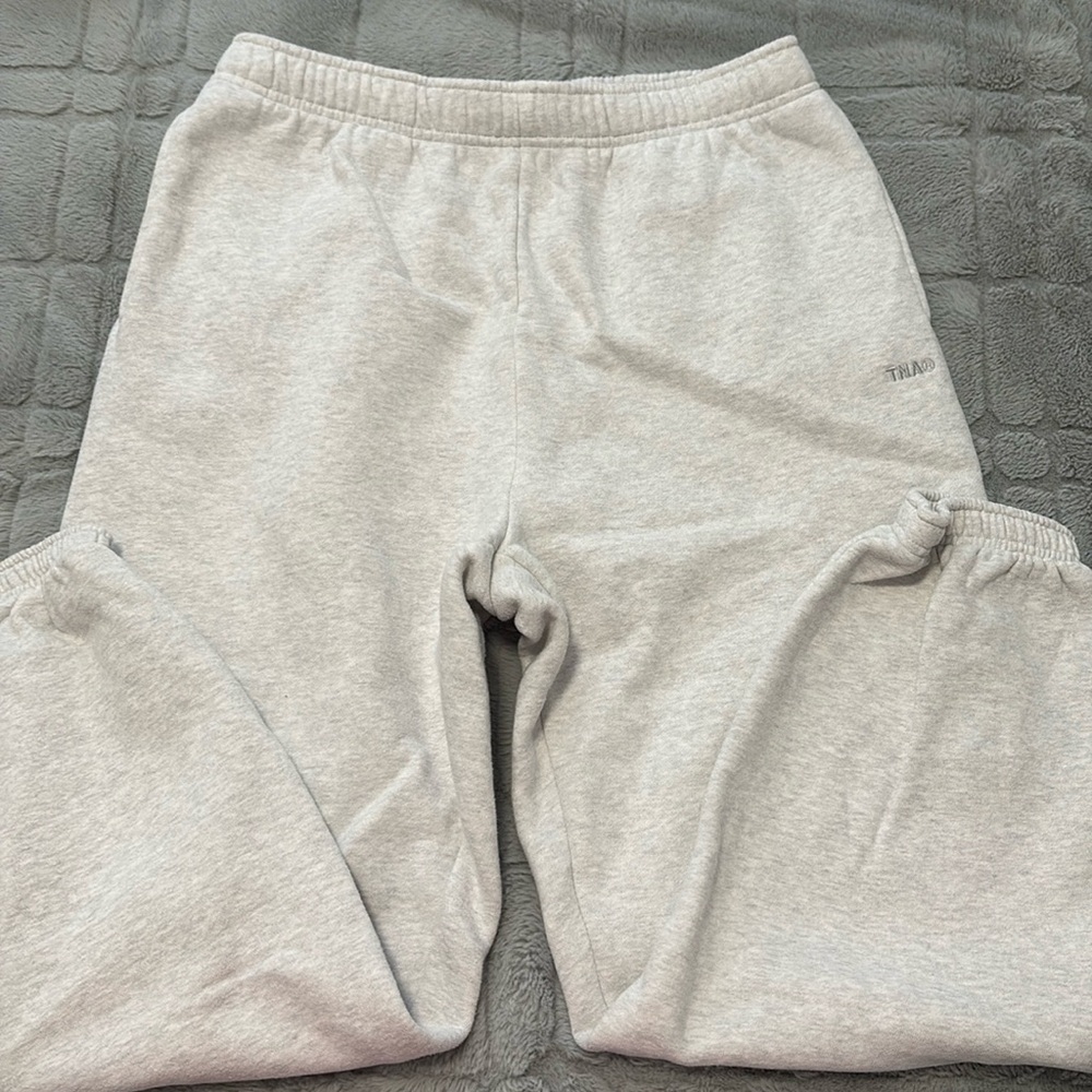 aritzia tna mega fit sweatpants